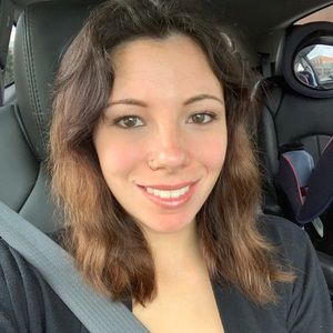 Meet your Posher, Kayla